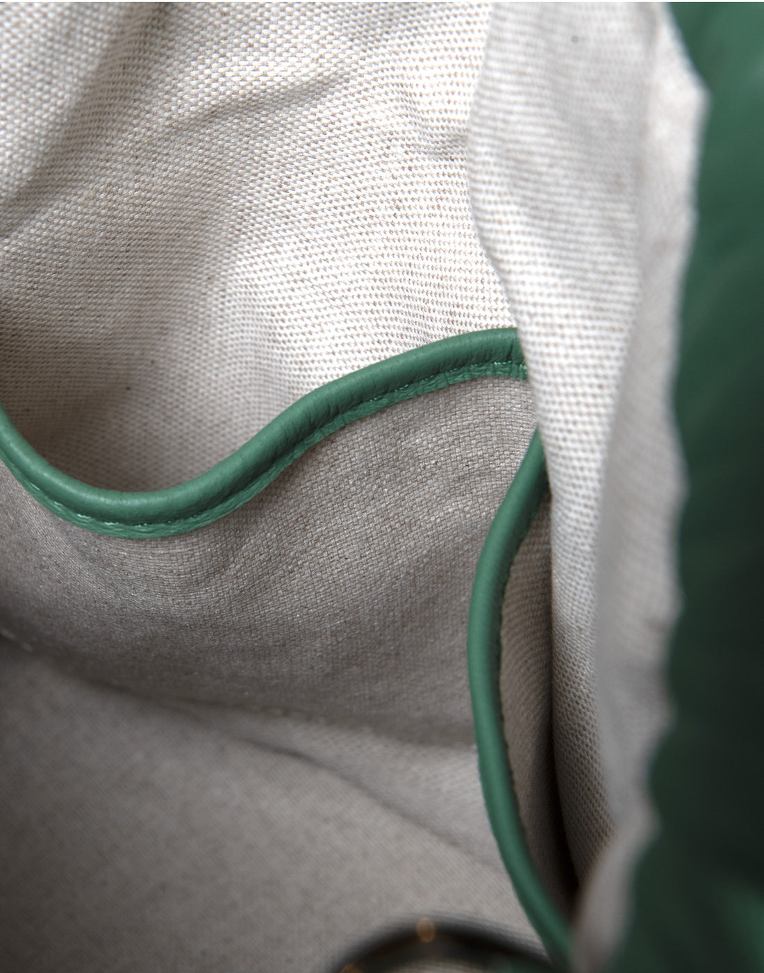 Bucket bag